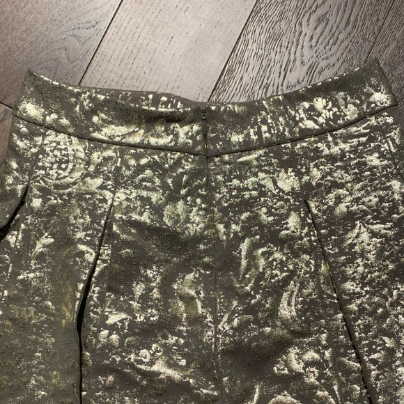 Gold pleated skirt - Picture 2 of 4